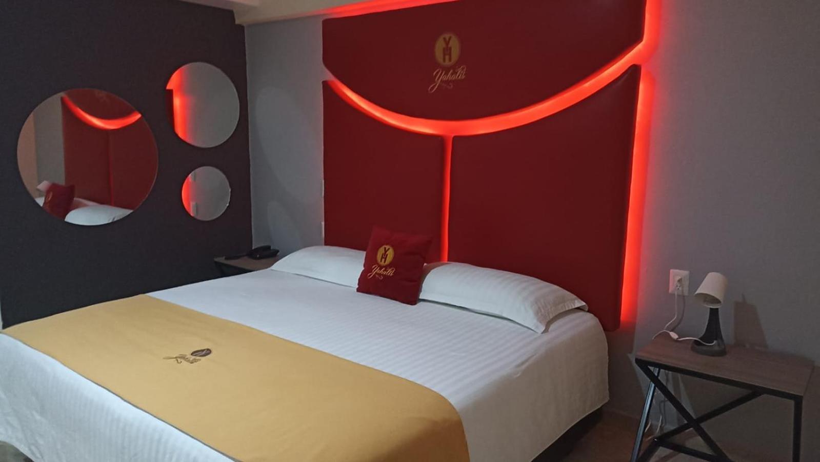 Hotel Yahalis Jilotepec de Abasolo ภายนอก รูปภาพ